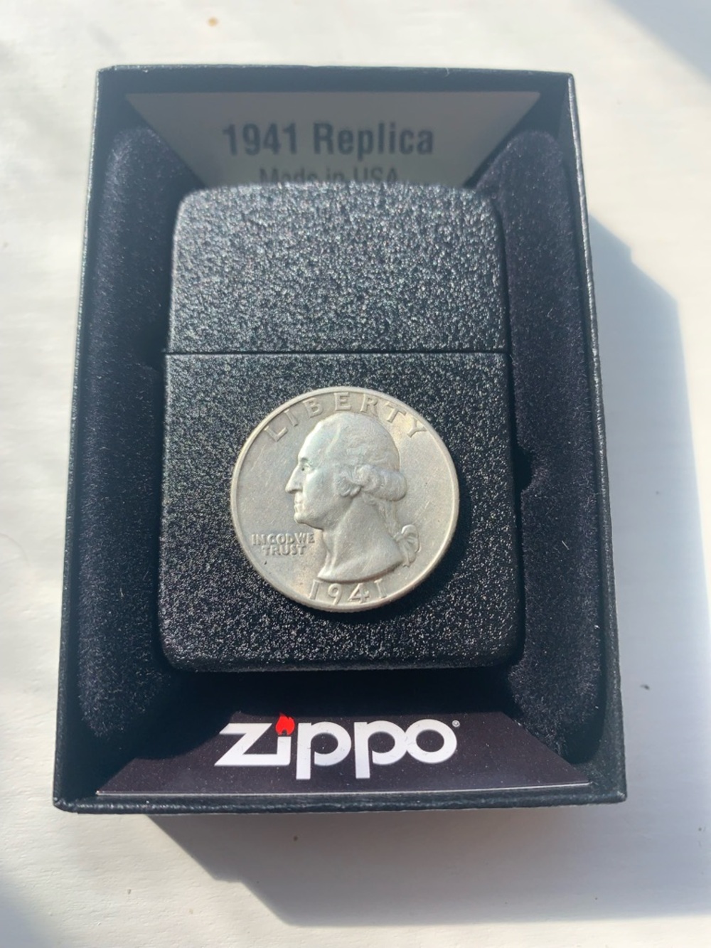 New ZIPPO 1941 Replica Black Crackle “Washington Quarter” Emblem